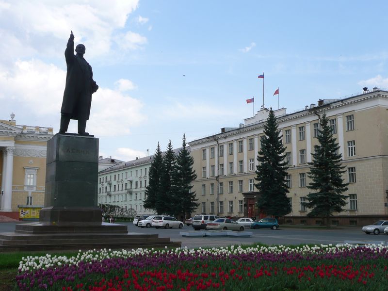 Площадь имени В.И. Ленина.