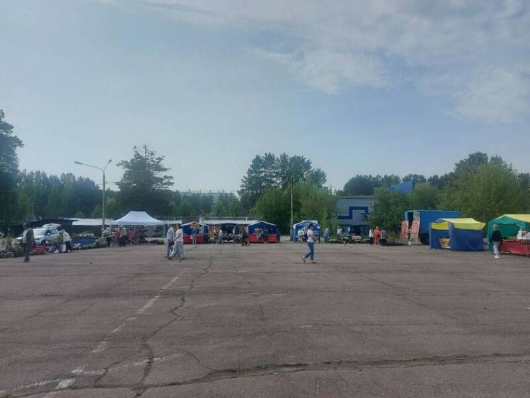 Всё на ярмарке найдёшь! Без покупки не уйдёшь!. Всё на ярмарке найдёшь! Без покупки не уйдёшь!.